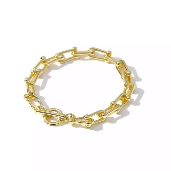Gold Plated Chunky Trendy Bracelet - Picture 2 of 4